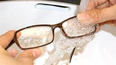 不論眼鏡多髒多模糊，教你清洗竅門，比眼鏡店洗得都乾淨，快試試